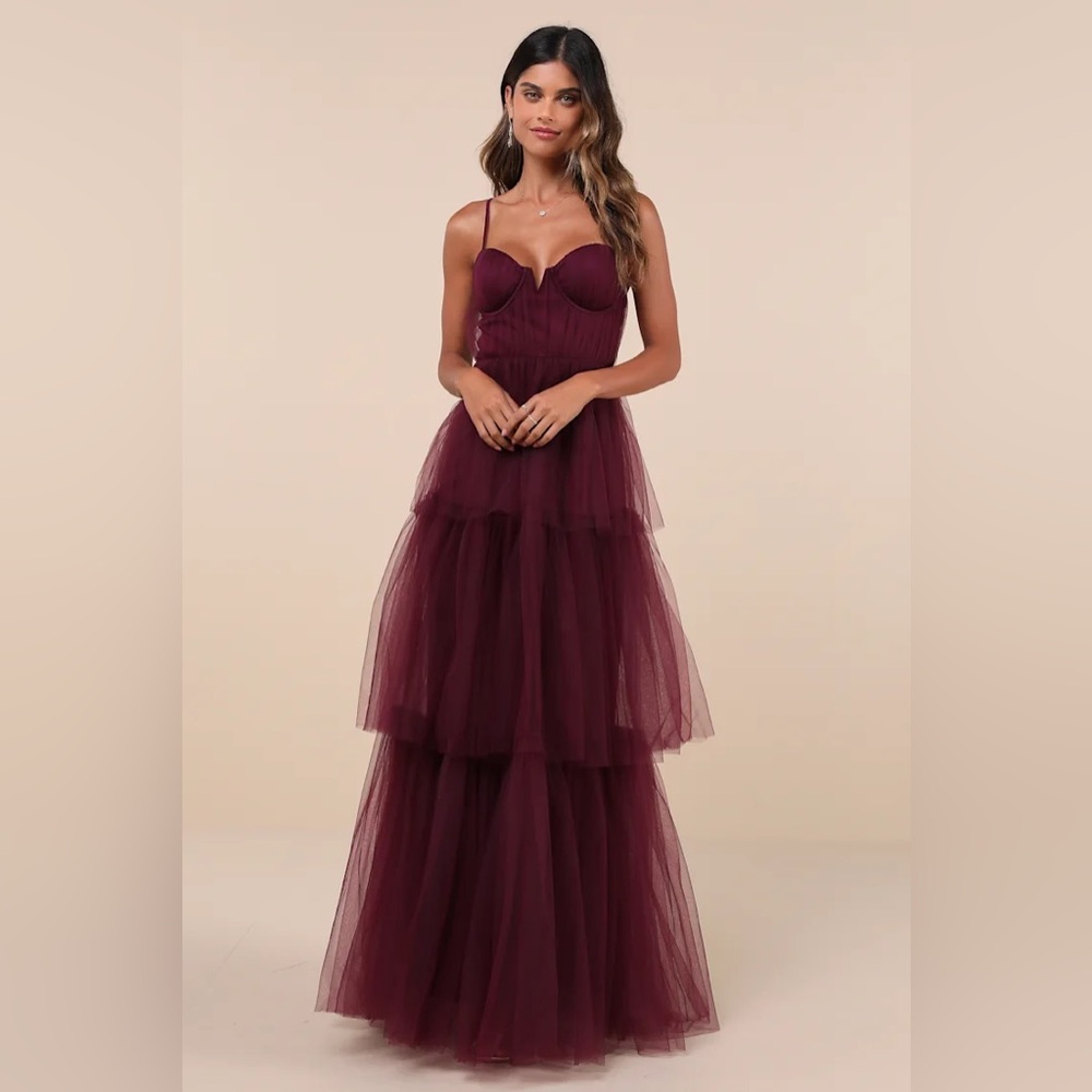 LULU’s Elegant Burgundy Evening Gown